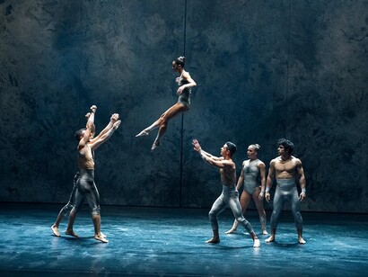 Recirquel Cirque Danse di Budapest, Solus amor. L’incontro tra circo acrobatico e danza classica