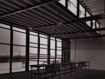 Escola Secundária Smithdon, arquitectos Alison and peter Smithson, Hunstanton, UK, 1949-54 

