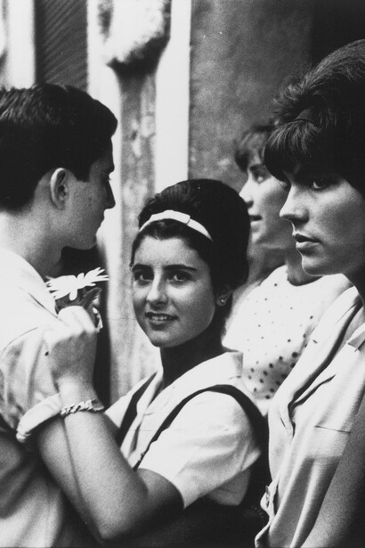 Xavier Miserachs. Festes de Gràcia, Barcelona, 1964. Serie: "Barcelona Blanc i Negre" ca. 1964. 
Fotografía a las sales de plata. 24 x 30 cm. 
Colección MACBA. Fundación MACBA. 
Donación Agrolimen. © Herederas de Xavier Miserachs
