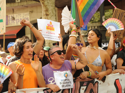La resistencia contra la homofobia y el racismo se construye en las calles, en las redes y en la organización comunitaria. Buenos Aires, Argentina, 1 de febrero de 2025
