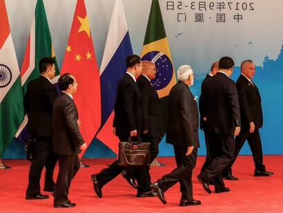 Chefes de Estado e de Governo da IX Cúpula do Brics, em Xiamen, China, 2017. Formado inicialmente por Brasil, Rússia, Índia, China e África do Sul, O BRICS é um grupo informal com objetivo de promover uma maior cooperação entre essas economias emergentes