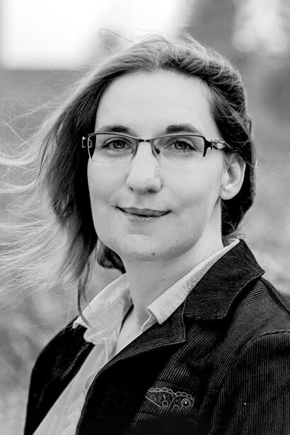 Christelle Dabos. À 33 ans, elle décroche avec brio, grâce au premier tome de la Passe-Miroir, le prix Roman Jeunesse Gallimard