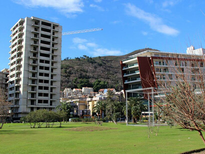 Budva, Montenegro. Ejemplo de la expansión urbanística en la ciudad. Foto: Luis García