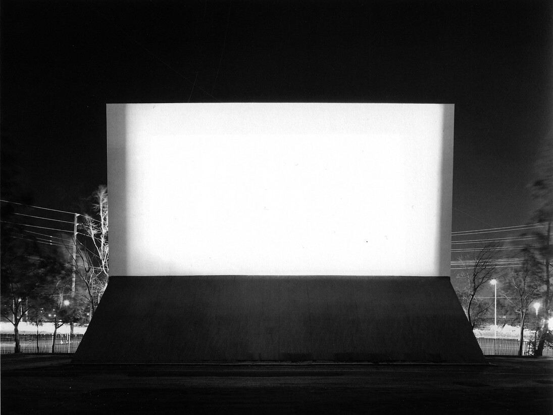 Hiroshi Sugimoto, “Winnetika Drive In, Paramount”, 1993, b/w photograph, cm 50,8 x 61. Courtesy the artist and Studio Guenzani Milano