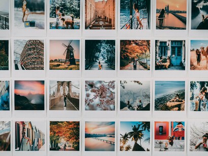 Isto significa o aparecimento de identidades mais racionais e universalistas. Então, Renato Ortiz aborda que o estudo da identidade nos remete a uma distinção entre movimentos sociais e manifestações culturais. Pois os grupos são portadores de memórias diferenciadas, onde, através de uma relação política, se constrói uma identidade