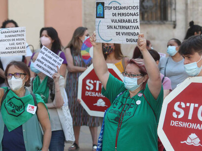 La PAH de Barcelona ha presentado y registrado la nueva proposición de Ley dirigida a recuperar las medidas antidesahucios anuladas por el Tribunal Constitucional