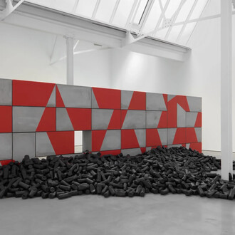 Eva Rothschild, exhibition view. Courtesy of Modern Art Gallery