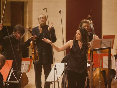 Silvia Colasanti e Yuri Bashmet festosi al momento degli applausi