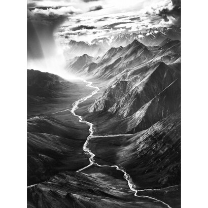 Eastern Part of the Brooks Range, Alaska, USA (Vertical), 2009 © Sebastião Salgado / Amazonas Images