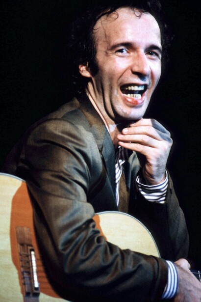 Roberto Benigni es un actor y director italiano que ha sabido encontrar el lado humorístico de las cosas y llevarlo a la escena