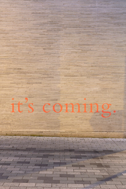 Douglas Gordon,
All I need is a little bit of everything, 2024, exterior view.
Artwork © Studio lost but found/VG Bild-Kunst, Bonn, Germany 2024.
Photo: Lucy Dawkins.
Courtesy Gagosian