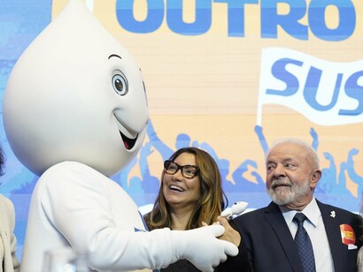 O Presidente da República, Luiz Inácio Lula da Silva e a Primeira-Dama Janja Lula da Silva na 17ª Conferência Nacional de Saúde “Garantir Direitos e Defender o SUS, a Vida e a Democracia – Amanhã vai ser outro dia”. Centro Internacional de Convenções do Brasil. Comparado a outros países, o Brasil enfrenta desafios únicos, como o ativismo judicial e o subfinanciamento crônico do SUS