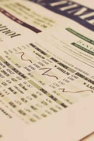 La prensa financiera internacional está llena de comentarios, análisis y crónicas repletas de referencias a las teorías económicas