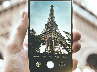 Le ultime versioni del sistema di ChatGPT (GPT-3.5 e GPT-4) dispongono sia della possibilità di comunicare verbalmente con il chatbot, sia della capacità di riconoscere e descrivere le immagini