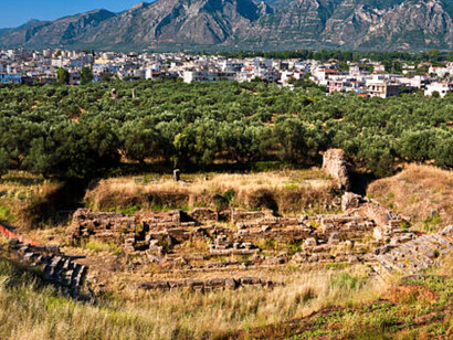 Antica città di Sparta: il teatro è stato utilizzato fino al III o IV secolo d.C. poi venne abbandonato e usato persino come insediamento bizantino tra il X e il XIV secolo