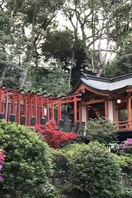 Otome Inari Shrine with viewing platform © Alma Reyes