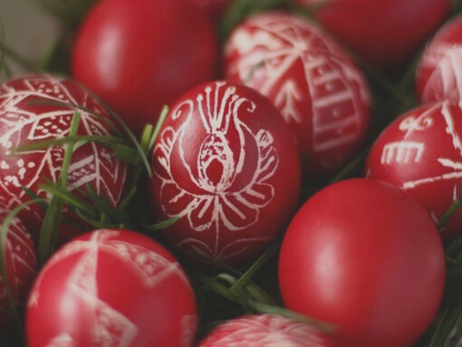Red eggs were a typical Easter gift for boys