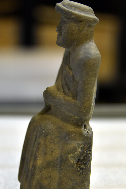 Seized counterfeit statuette, the Sulaymaniyah Museum, Iraq