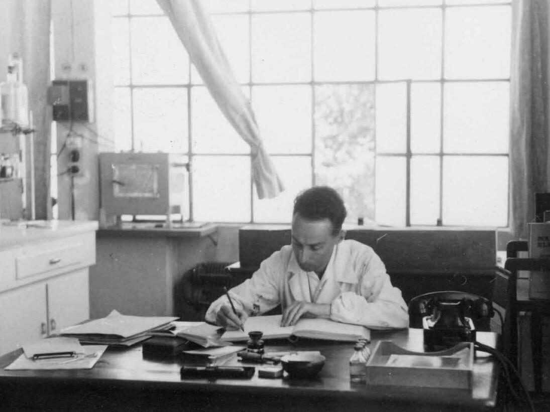 Laboratorio, 1952