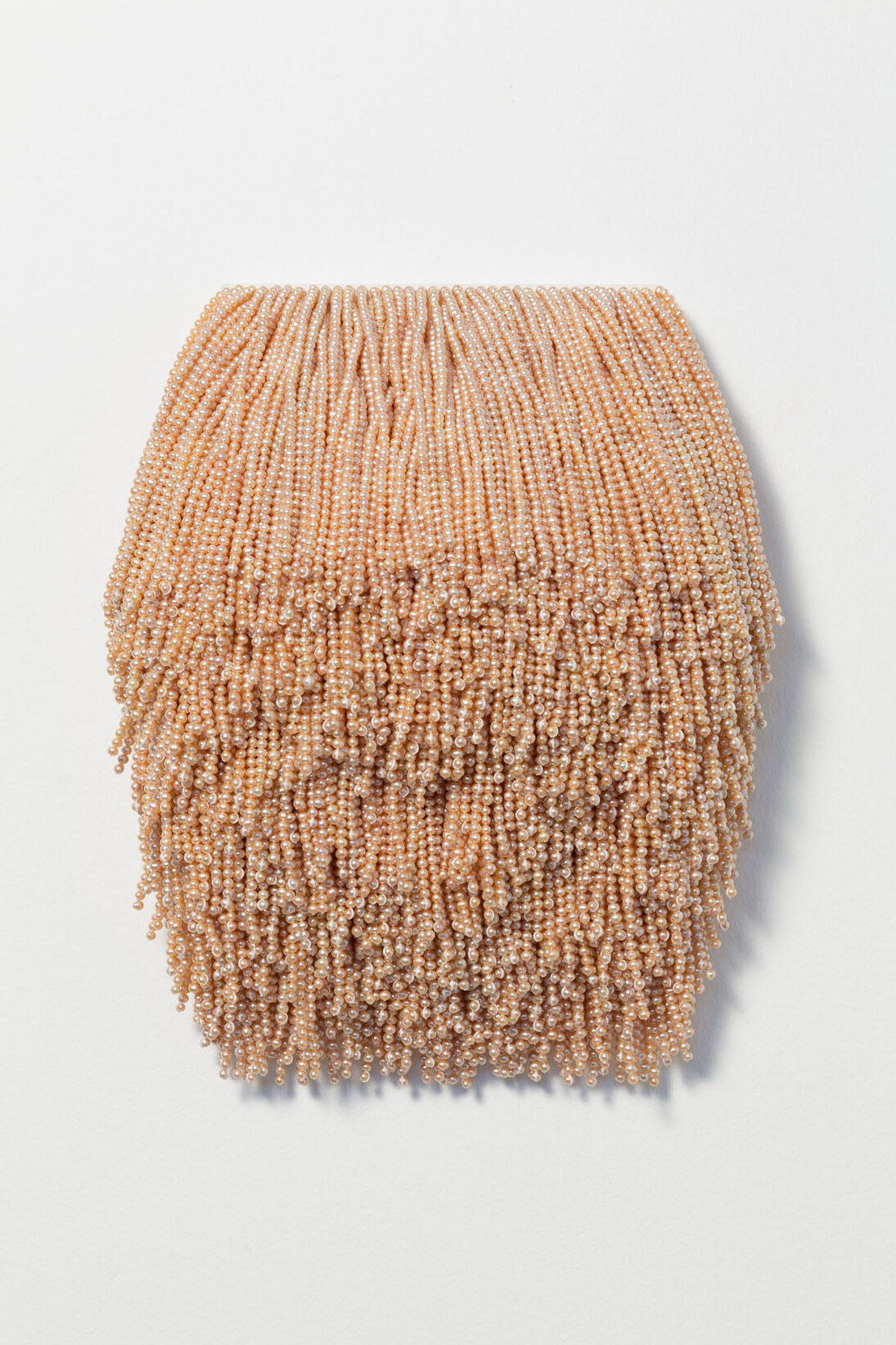 Paola Pivi, Call me anything you want, 2013, Perle naturali intrecciate su tela, 19.3 x 18.6 x 20 cm, -1, Collezione Giancarlo e Danna Olgiati, Lugano