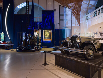 “A pocketful of dreams”. Art deco fashion in the collections of the State Hermitage Museum and Nazim Mustafayev, exhibition view. Courtesy of the State Hermitage Museum