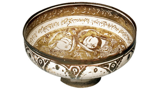 Drinking Bowl used for Wine, depicting a Couple, Unknown early 13th century Kashan/Iran fritware with tin glaze and lustre paint H 10,9 cm; Ø 20,5 cm