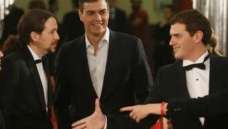 Pablo Iglesias, Pedro Sánchez y Albert Rivera vestidos de fiesta en la ceremonia de entrega de los premios Goya