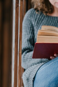 Leggere libri apre la mente a mondi e prospettive nuove