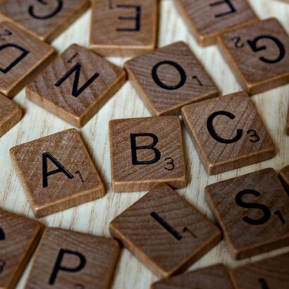 L’autore rimane insostituibile quando sa trasformare in linguaggio i segnali mutevoli dell’inconscio e dell’esperienza collettiva