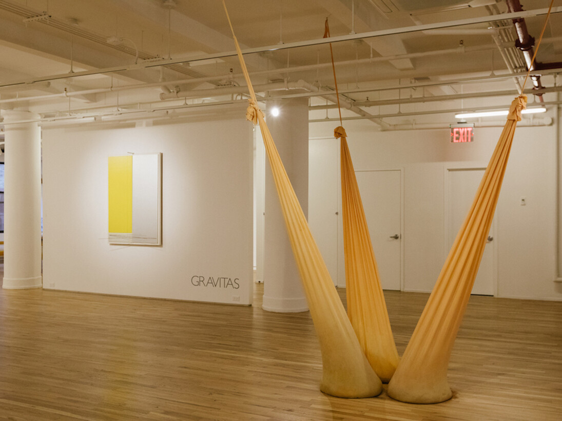 Gravitas, Exhibition view. Courtesy of León Tovar Gallery
