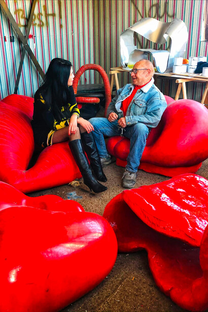 Atelier de Louis Durot. Avec Kim Chi Pho, son agent artistique