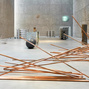 Alicja Kwade. Courtesy of the artist and KÖNIG GALERIE