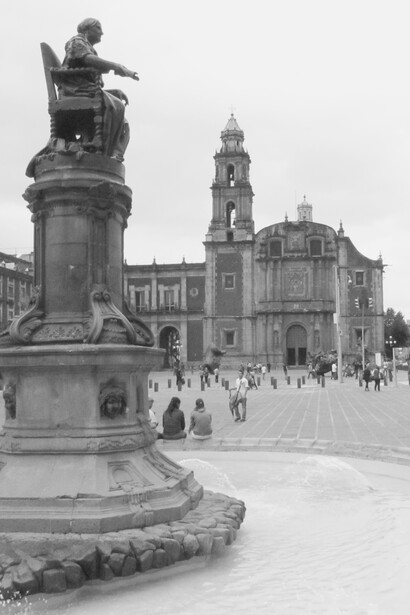 Fuente e iglesia de santo Domingo, Ciudad de México