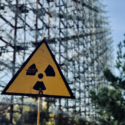 Il disarmo non può limitarsi ad accordi sulla riduzione degli armamenti: richiede un cambiamento culturale che sostituisca la competizione, l'aggressività e la logica della sopraffazione con la cooperazione e il dialogo