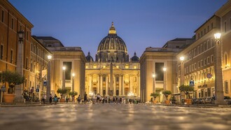 El Vaticano. Lugar donde mora la pléyade morada