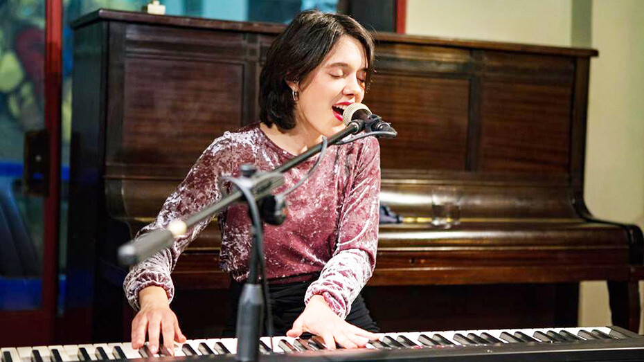 Irene Natale. Concerto in solo a La Corte dei Miracoli. Ph Sergio Bernini