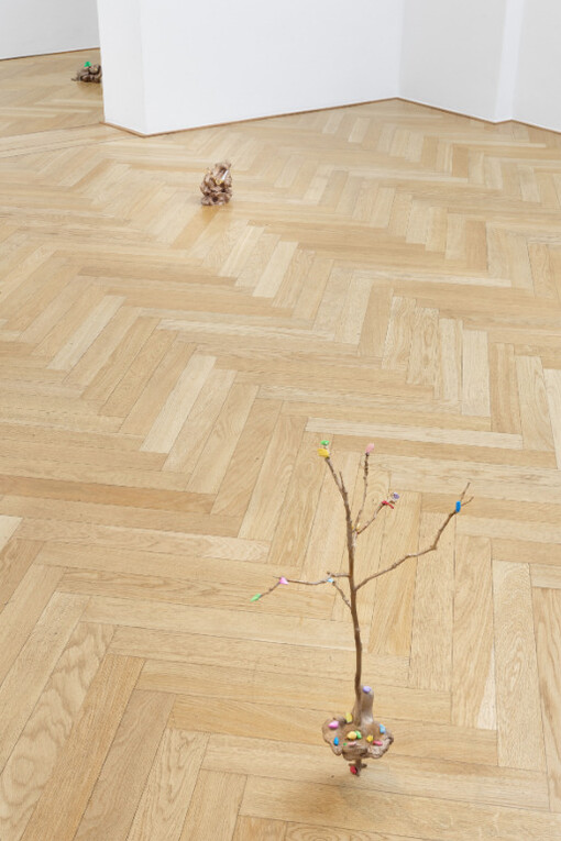 Urs Fischer. Courtesy of Galerie Max Hetzler