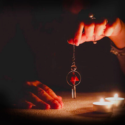 Pendule. Lancez une fois le mouvement du pendule et attendez qu’il se stabilise sur un résultat