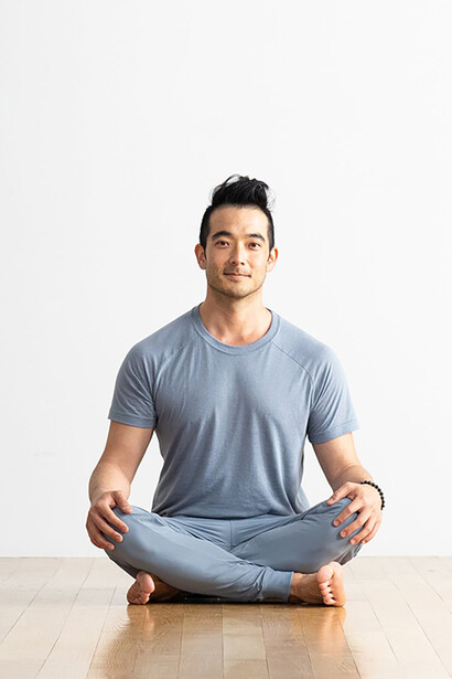 Sukhasana o Easy Pose 