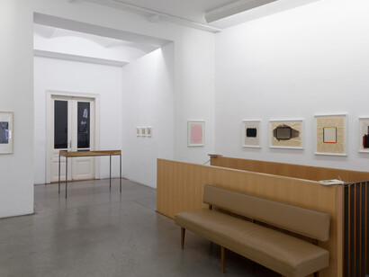 Ausstellungsansicht BOOKS + PAPERS II, Christine König Galerie, Wien 2019
© Foto: Philipp Friedrich

