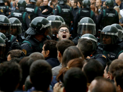 El 1 de octubre millones de catalanes se movilizaron en el referéndum de independencia, a pesar del despliegue de Guardia Civil y Policía Nacional para evitarlo