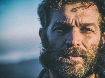 Paolo Saporiti. Le storie raccontate dalle canzoni sono varie: riflessioni personali, ricordi di drammi familiari, immagini poetiche, incursioni nelle pieghe del cuore dove si alternano gioie e sofferenze, mappe delle cicatrici lasciate dal tempo, rimpianti e desideri