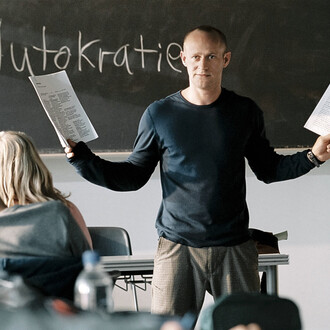 La ola. Dirigir el aula como ejemplo de guiar a todo un país