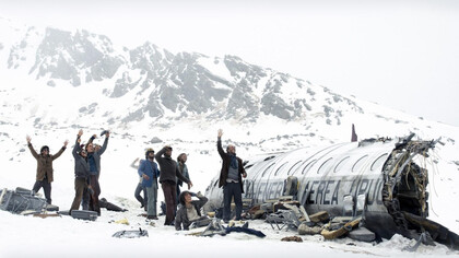 La sociedad de la nieve es una obra cinematográfica que conmueve al retratar una de las historias de supervivencia más estremecedoras del siglo XX