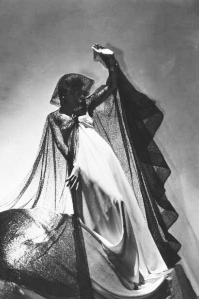 Un modello di Madeleine Vionnet, foto Horst P. Horst