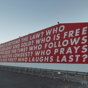 Barbara Kruger, Untitled (Questions)
(1990/2018). Courtesy of MOCA