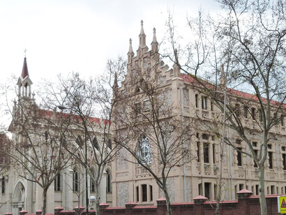 Subvencionados por el Estado, albergaban las nuevas camadas conservadoras. El modelo basado en la obediencia al padre se trasladaba a toda la enseñanza. Un Madrid como tiene que ser Colegio de Nuestra Señora del Pilar, Madrid, España
