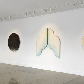 Rachelle Reichert, Rock, cloud, cloth, exhibition view. Courtesy of Sarah Shepard Gallery 