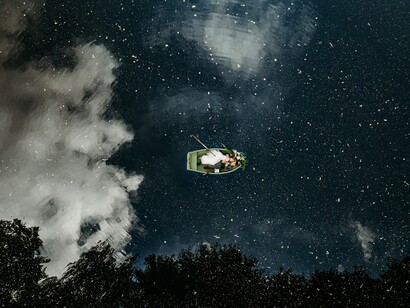il polacco Krzysztof Krawczyk per la categoria wedding. L’opera porta il titolo: Swim in the stars