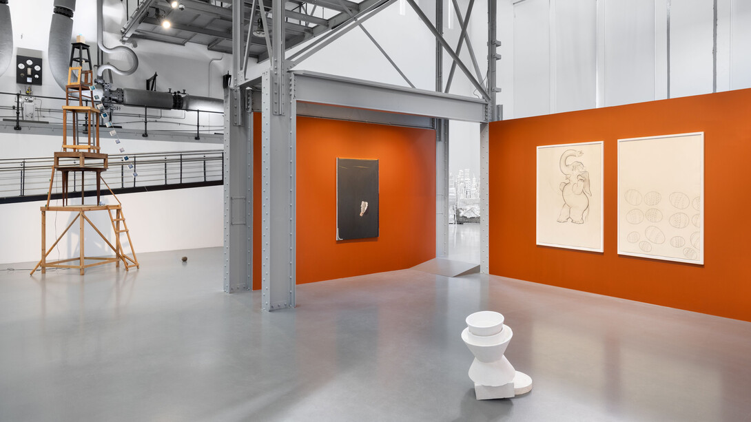 Various artists, Turn around. A look at the Fundação EDP Art Collection, exhibition view. Courtesy of MAAT